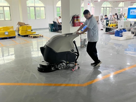 Nếu cần làm sạch sơn sàn epoxy, hãy tìm đến máy chà sàn MICO 