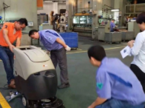 Các nhà sản xuất máy chà sàn đẩy tay - cần có sự so sánh để biết khoảng cách khác biệt thiếu sót 