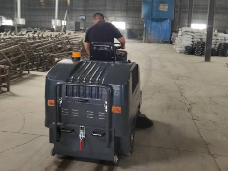 Xe quét rác điện giúp các doanh nghiệp và nhà máy giải quyết tình trạng suy thoái tuyển dụng 